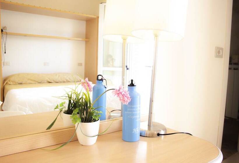 חדר סטנדרט, Loretta & Dependance