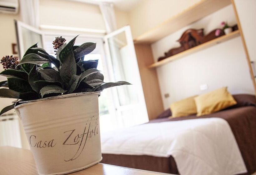 חדר סטנדרט, Loretta & Dependance