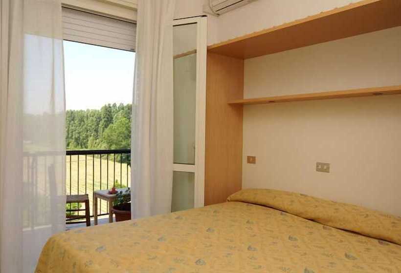 חדר אקונומי, Loretta & Dependance