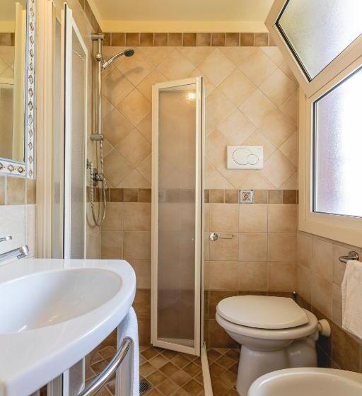 חדר סטנדרט, Loretta & Dependance