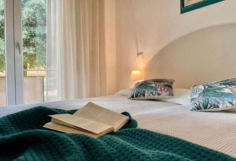 דירת חדר, Loretta & Dependance