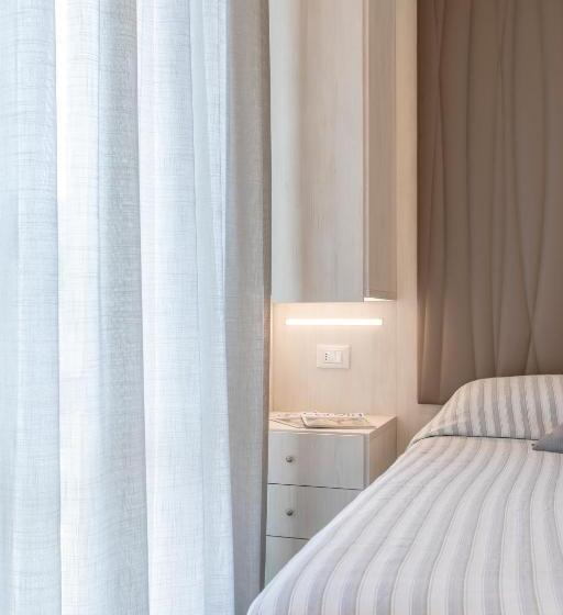 חדר אקונומי, Loretta & Dependance