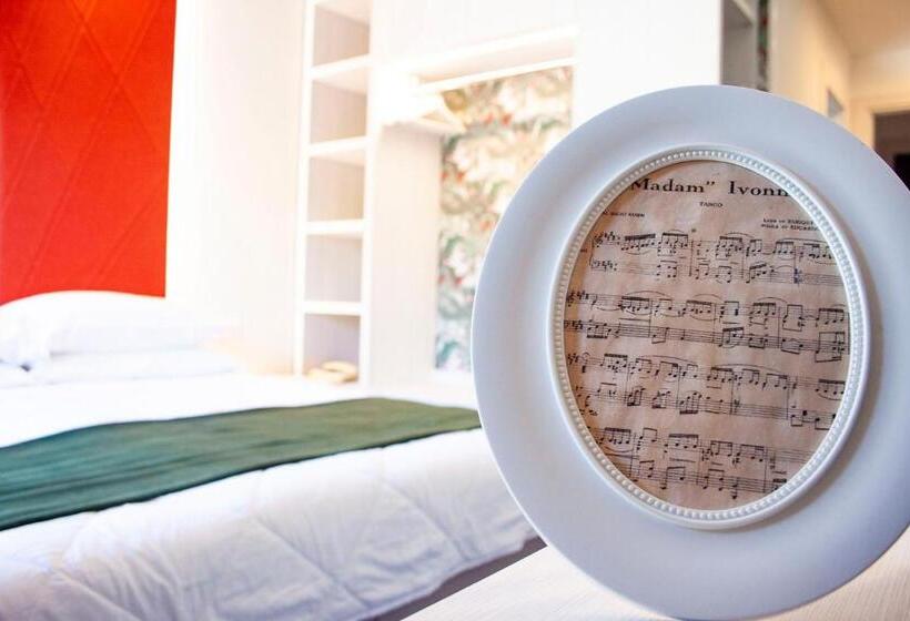 חדר סופריור, Loretta & Dependance