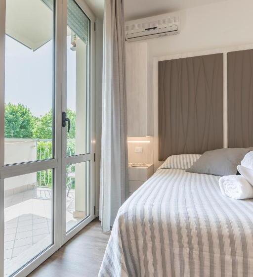 חדר סטנדרט, Loretta & Dependance