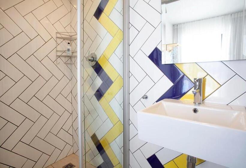 Номер Стандарт, Mojo Hotel & Market