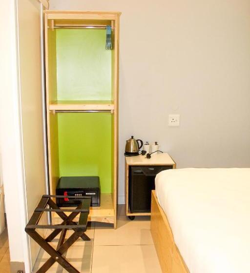 이코노미 룸, Mojo Hotel & Market