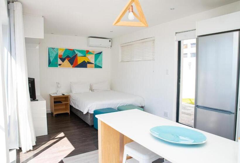 Номер Стандарт Вид на Море с Балконом, Mojo Hotel & Market