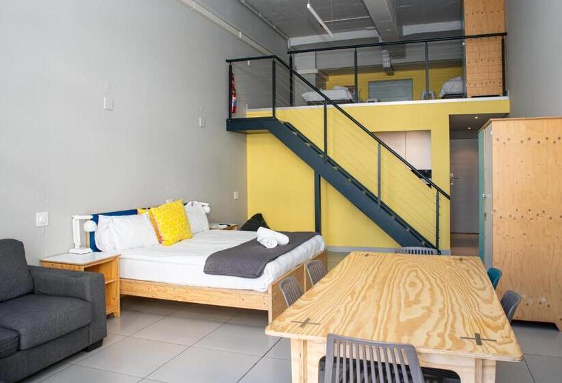 Студио Стандарт с Балконом, Mojo Hotel & Market