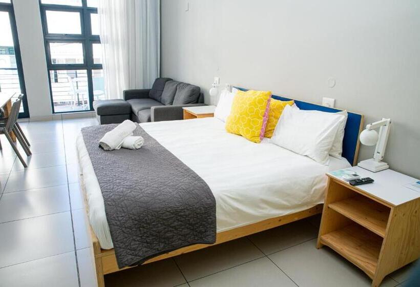 Студио Стандарт с Балконом, Mojo Hotel & Market