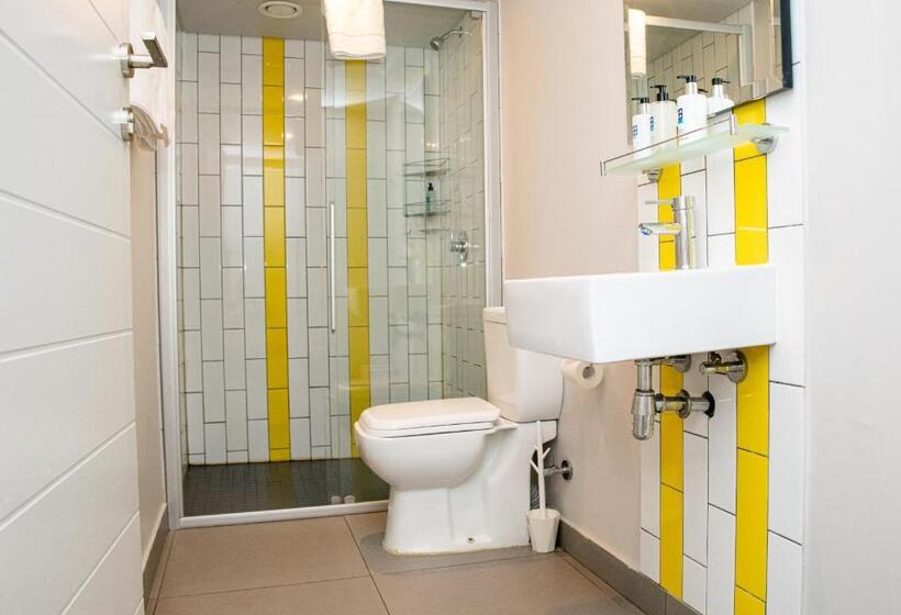 Семейный Номер Вид на Горы, Mojo Hotel & Market