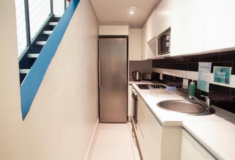 Семейный Номер Вид на Горы, Mojo Hotel & Market