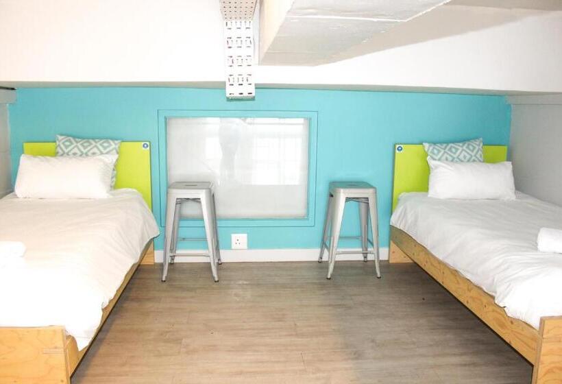 Семейный Номер Вид на Горы, Mojo Hotel & Market