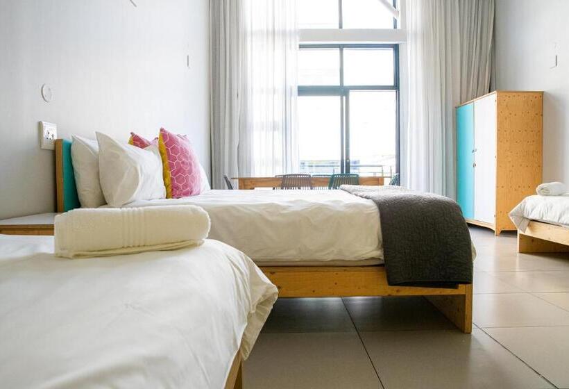 Семейный Номер Вид на Горы, Mojo Hotel & Market