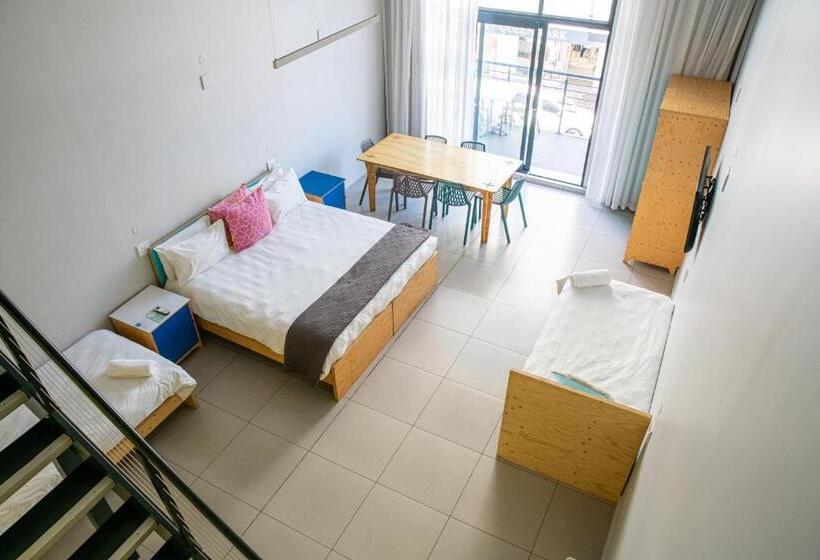 Семейный Номер Вид на Горы, Mojo Hotel & Market