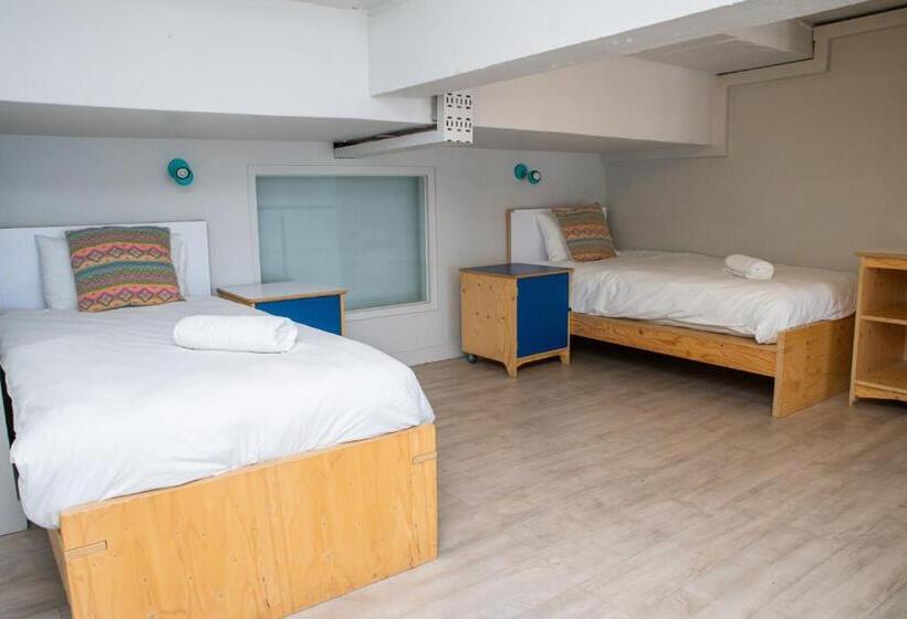 Семейный Номер Боковой Вид на Море, Mojo Hotel & Market