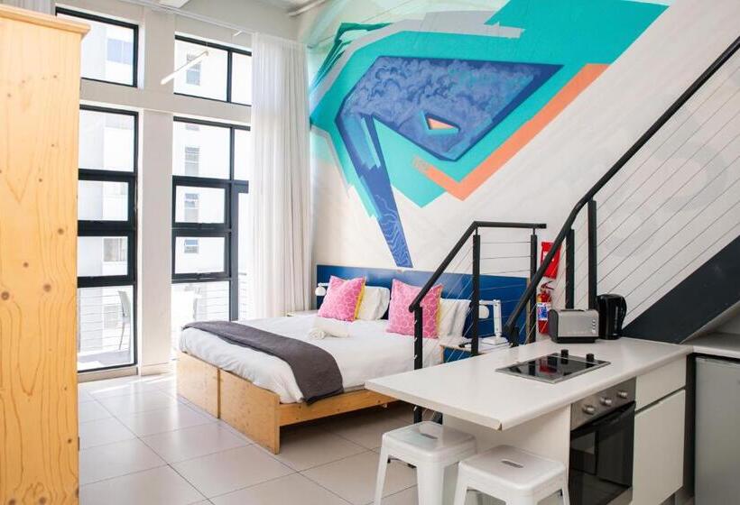 Семейный Номер Боковой Вид на Море, Mojo Hotel & Market