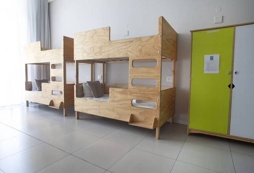 Кровать в Общей Комнате, Mojo Hotel & Market