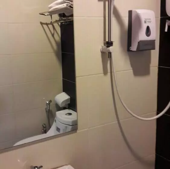 クイーンサイズベッドのスタンダードルーム, One Point Hotel   Rh Plaza