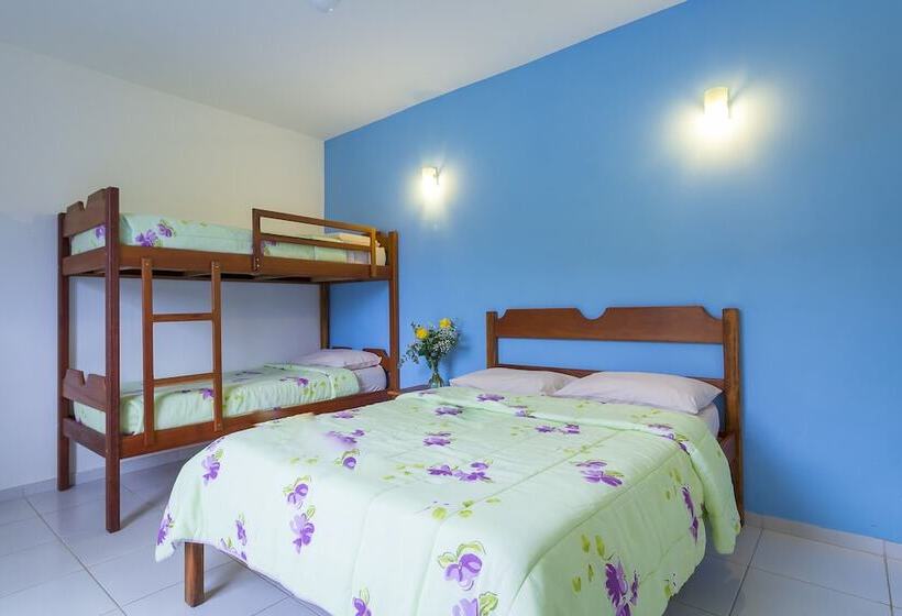 Chambre Quadruple Supérieure, Pousada Camila