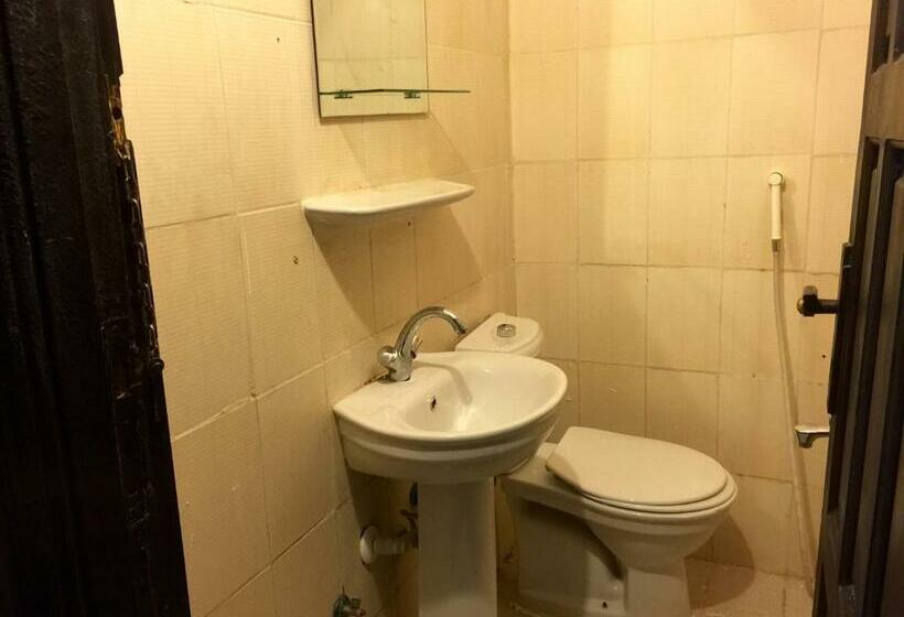 اتاق استاندارد سه نفره, Qasr Alriyadh Hotel Apartments