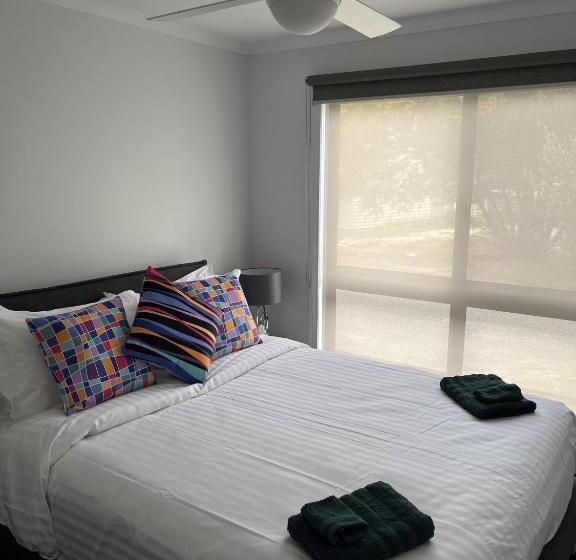 Вилла 3 Спальни, Mountain View Motor Inn & Holiday Lodges