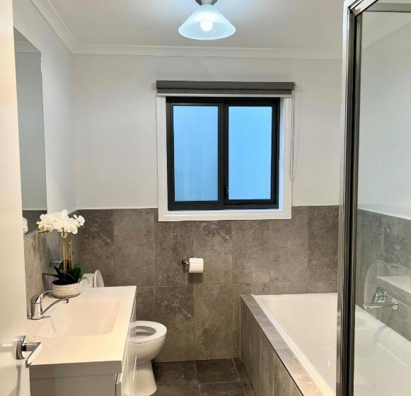 Вилла 2 Спальни, Mountain View Motor Inn & Holiday Lodges