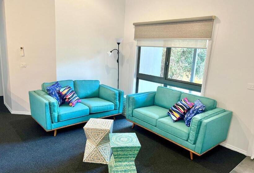 Вилла 2 Спальни, Mountain View Motor Inn & Holiday Lodges