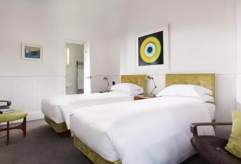 اتاق سوپریور با تخت بزرگ, Chelsea House