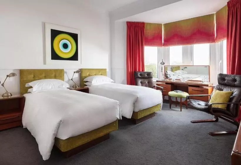 اتاق سوپریور با تخت بزرگ, Chelsea House