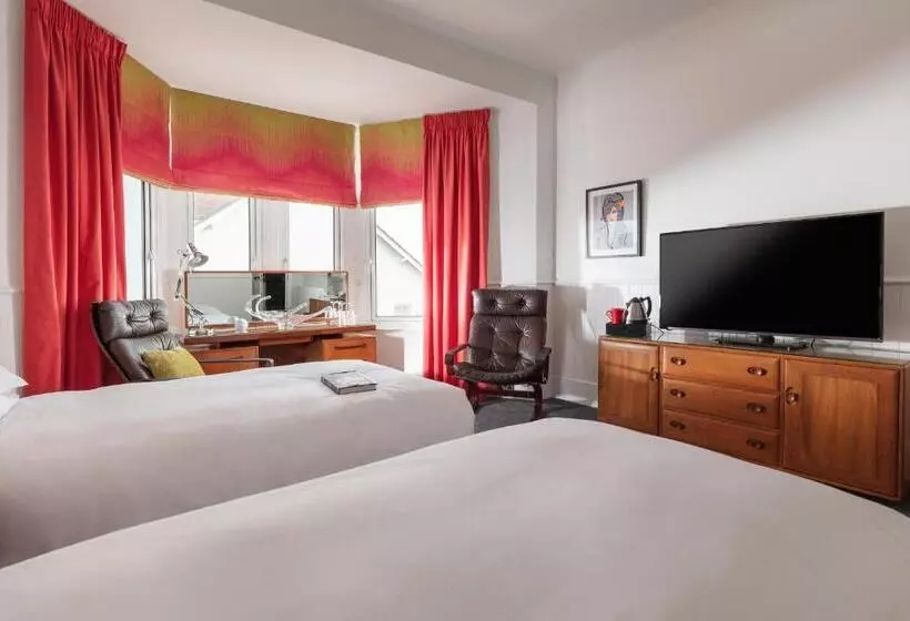 اتاق سوپریور با تخت بزرگ, Chelsea House