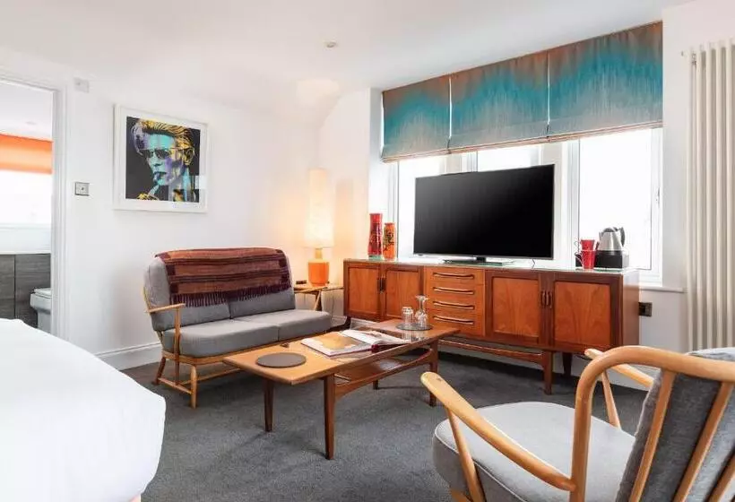 اتاق اجرایی با تخت بزرگ, Chelsea House