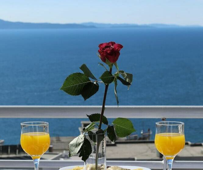 Camera Tripla Classica con Balcone, Villa Doka