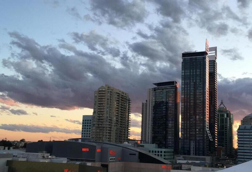 דירת שני חדרים עם מרפת, Silkari Suites At Chatswood