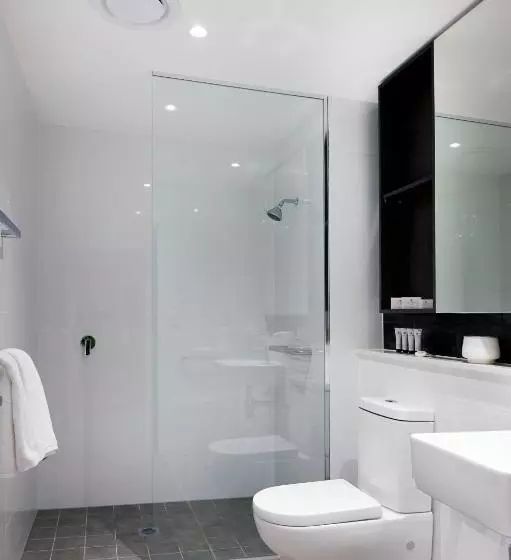 スタンダードスタジオ, Silkari Suites At Chatswood