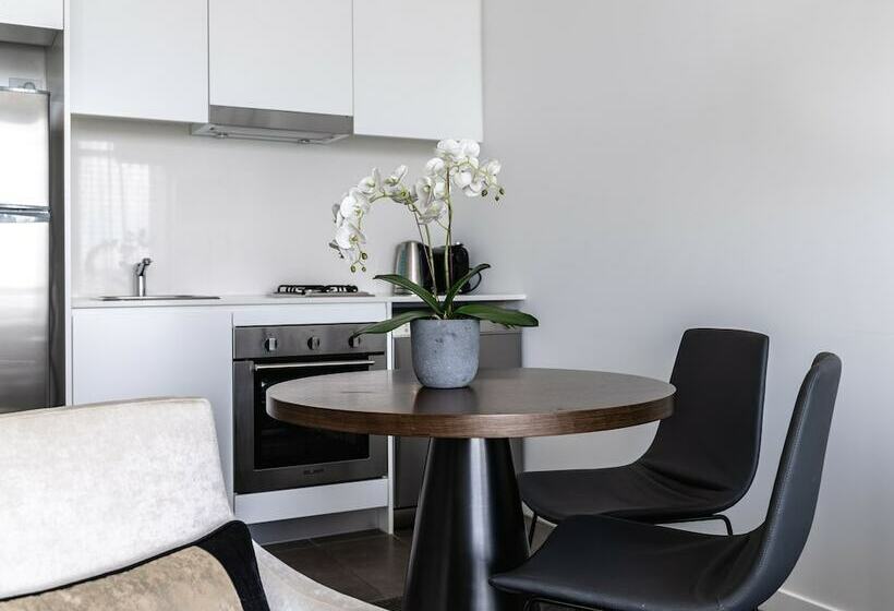 סטודיו אקזקיוטיב, Silkari Suites At Chatswood