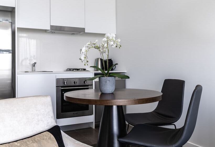 Апартаменты 1 Спальня с Балконом, Silkari Suites At Chatswood