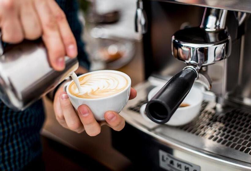 غرفة قياسية ثلاثية مطلة علي الحديقة, Zulian Aparthotel By Artery Hotels