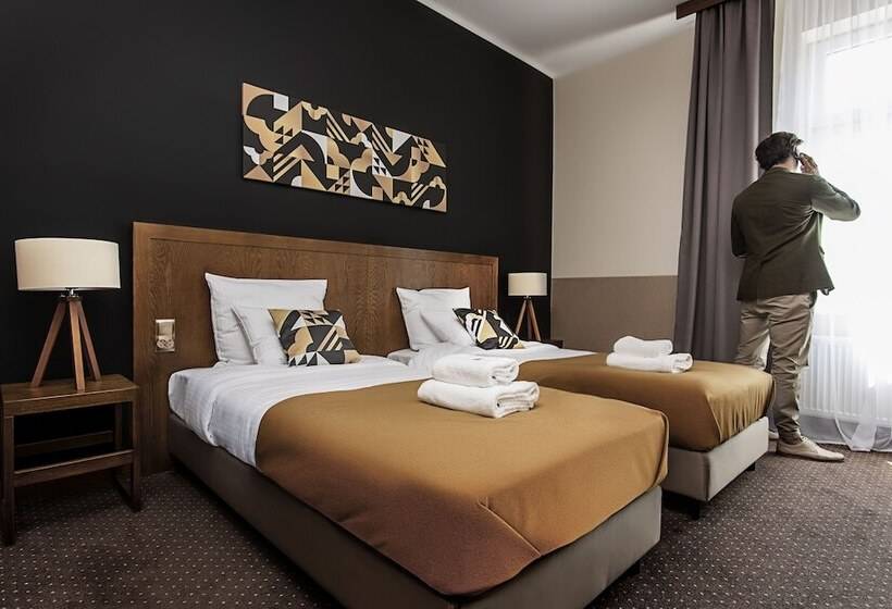 غرفة قياسية مطلة على المدينة, Zulian Aparthotel By Artery Hotels