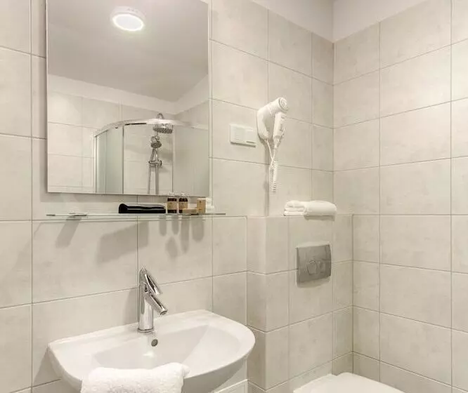 スタンダード４人部屋, Zulian Aparthotel By Artery Hotels