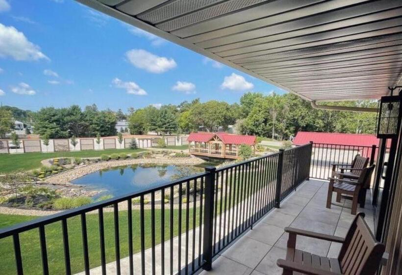 バルコニー付きスタンダードルーム, Tall Oaks Resort