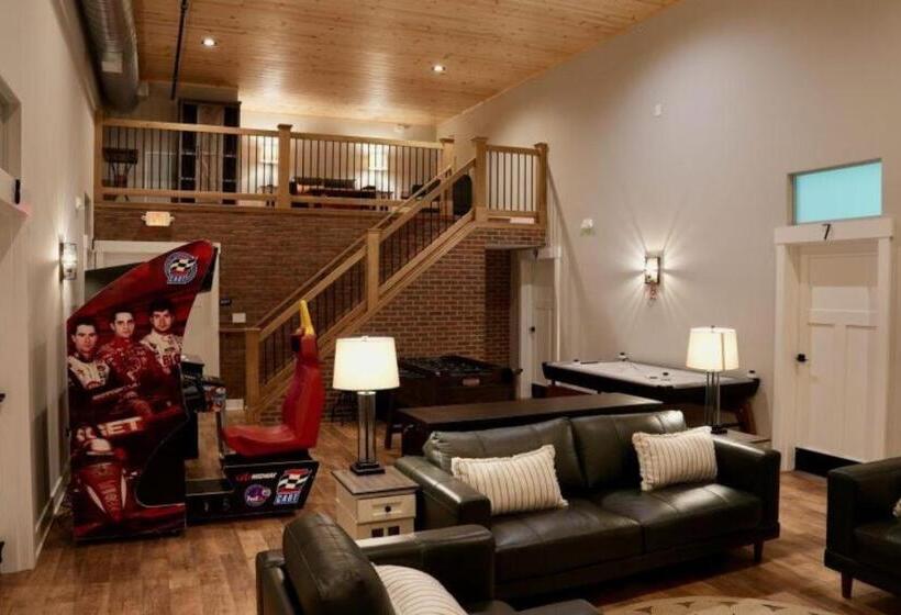 デラックススイート, Tall Oaks Resort