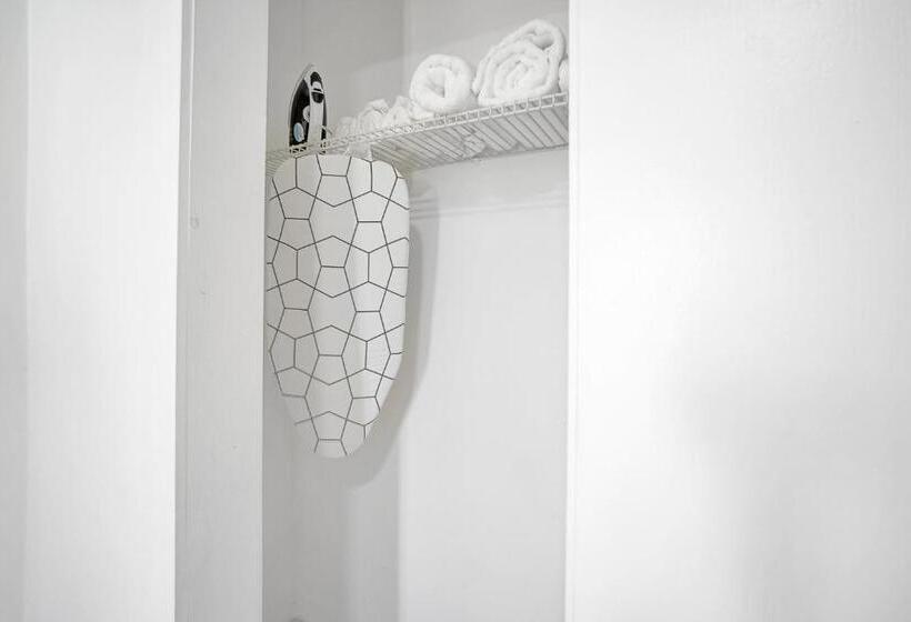 شقة غرفة نوم واحدة مزودة بشُرفة, Elegant Wynwood Flats