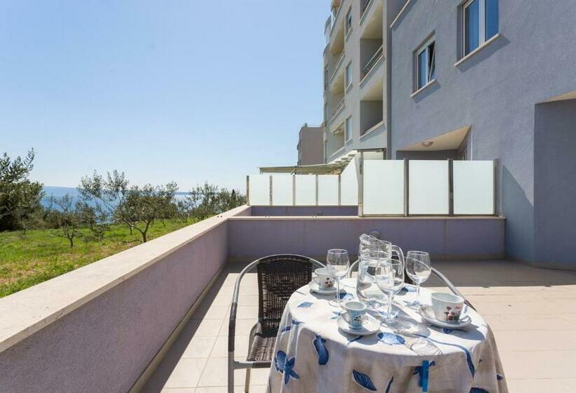 Escritório Standard Vista Jardim, Adriatic Queen Residence