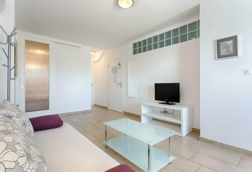 Escritório Standard Vista Jardim, Adriatic Queen Residence