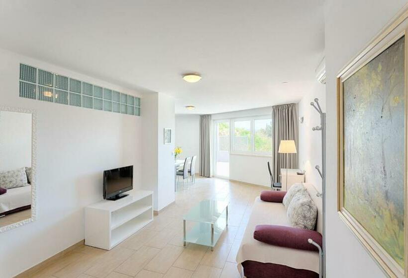 Escritório Standard Vista Jardim, Adriatic Queen Residence