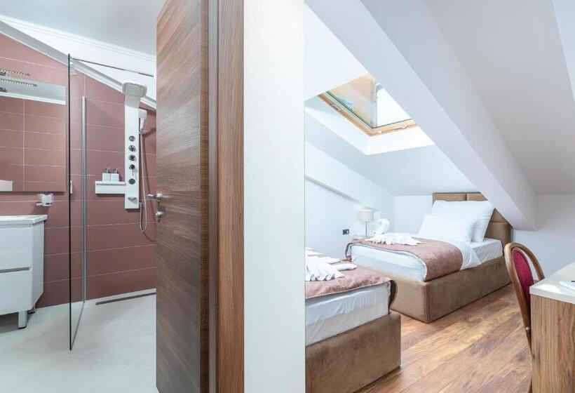 基本间, Dua Residence