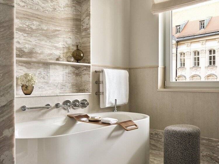 Номер Стандарт, Rosewood Munich