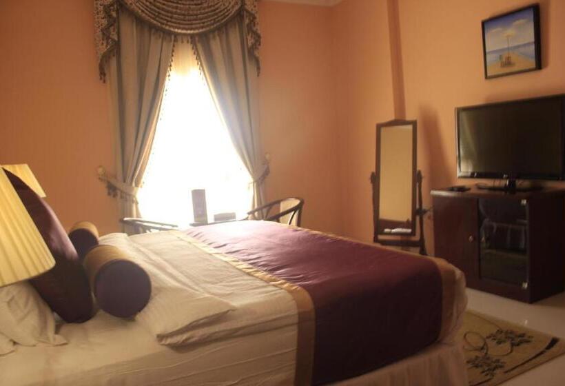 سوییت جونیور, Royal Gardens