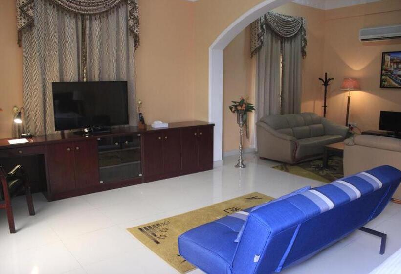 استودیو استاندارد با تخت کینگ, Royal Gardens