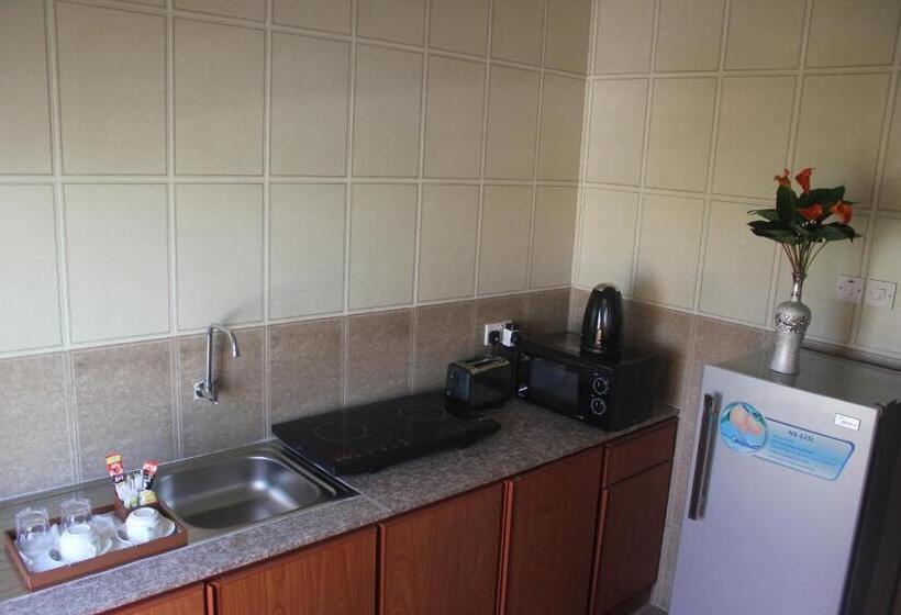 سوییت خانوادگی, Royal Gardens